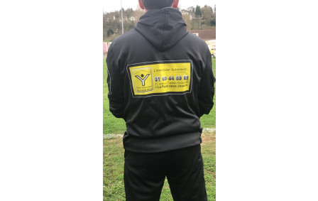 19 mars 2017 remise des survêtements offerts aux équipes seniors par Yann Vrancken Immobilier et la société Logotype