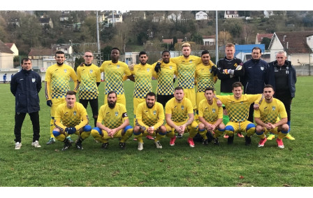 Equipe seniors A qui a battu le 17 décembre 2017 St Thibault 1 - 0 en coupe 77 2ème tour