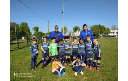 U6-U7 de Royan Vaux sur Mer entraînés par Jean-Pierre GUYONNET et Manuel JIMENEZ alias Chocolat anciens joueurs et éducateurs de l'ASMF Football